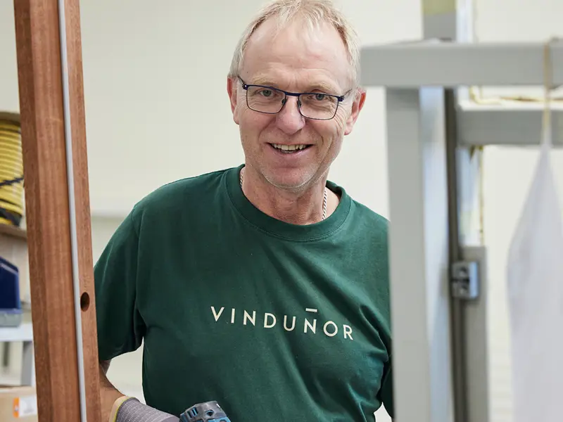 Per på arbejde i produktionen.
