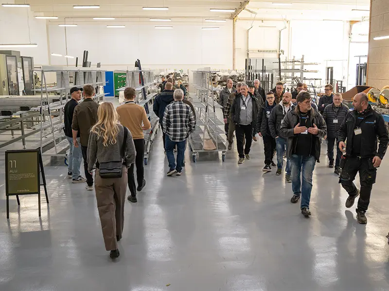Åben Fabrik 2024 - Masser af gæster på rundvisning.